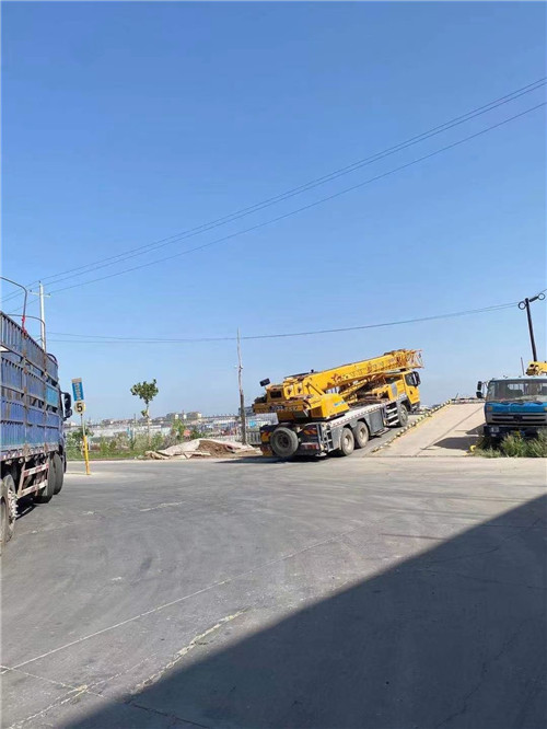 霸州市25吨吊车的租赁价格大概是多少？